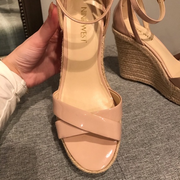 NWOT Nine West Nude Wedges - Picture 7 of 7